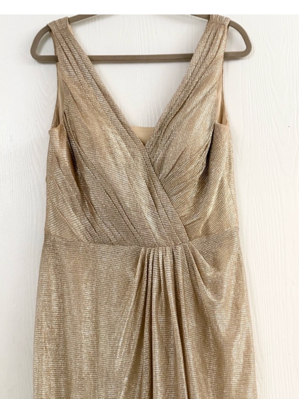 Hailey Paige Gold Metallic
Pleated Gown Sleeveless Formal Maxi Dress Size 12 - Picture 5 of 12